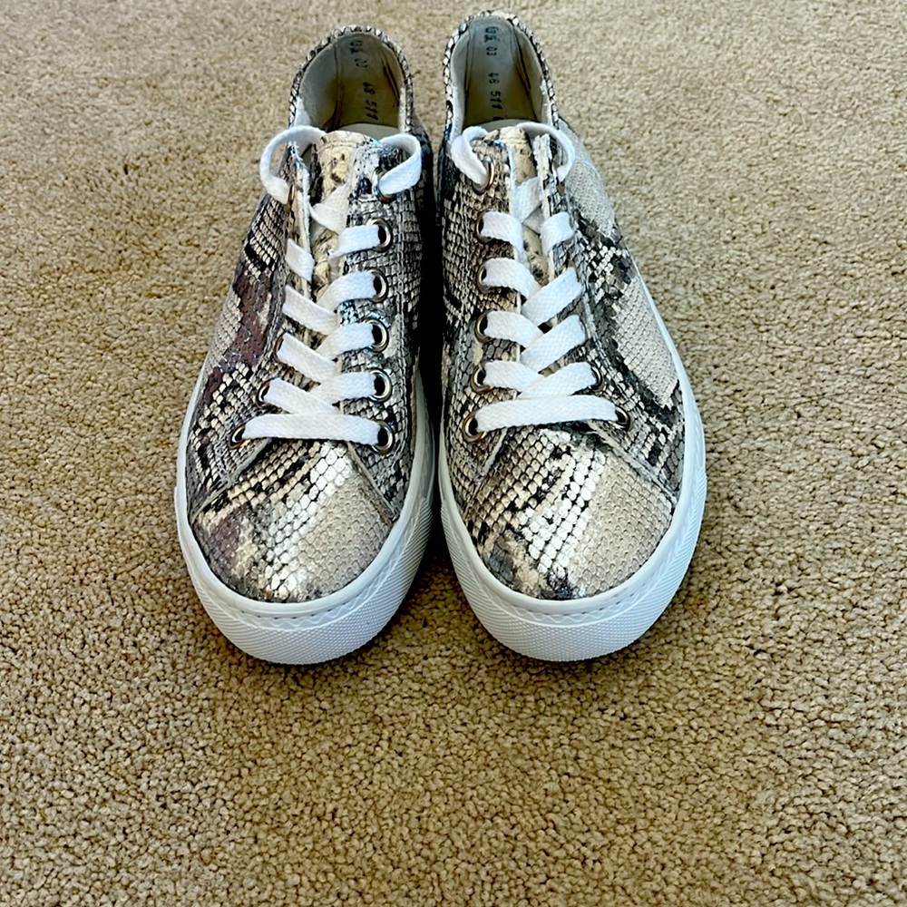 Paul green silver snake sneakers new women’s size 6!